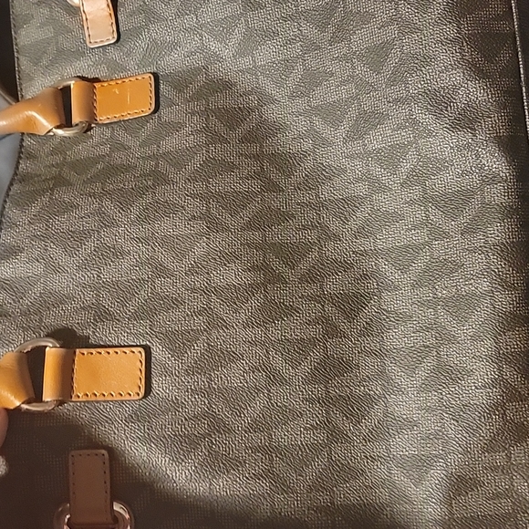 Michael Kors Hamilton Purse AND wallet EUC - Picture 5 of 7